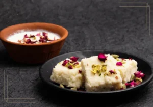 Halwaivala Khoya Pista Barfi